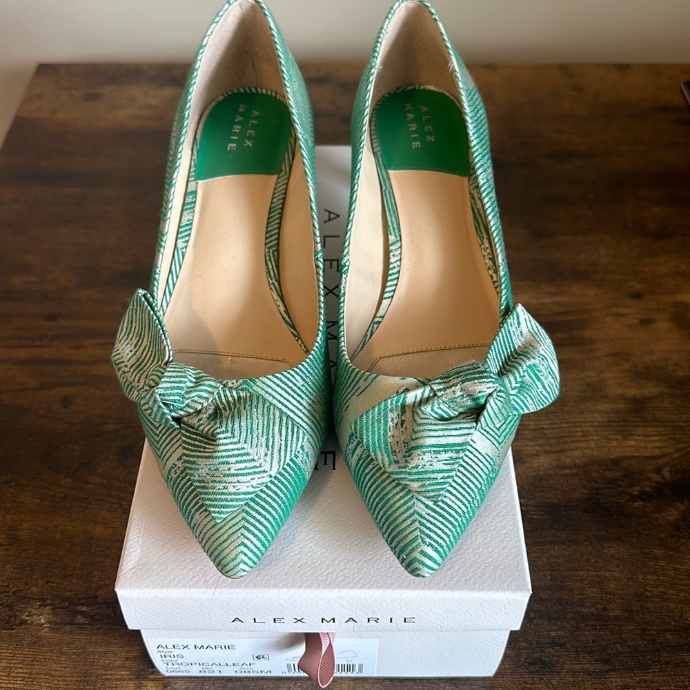 Alex Marie Iris Side Bow Printed Pumps- Green Leaf Design